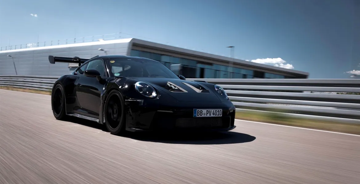 Porsche 911 GT3 RS a fost dezvăluit în prima imagine oficială