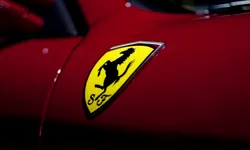 Ferrari recheamă în service peste 23,000 de mașini