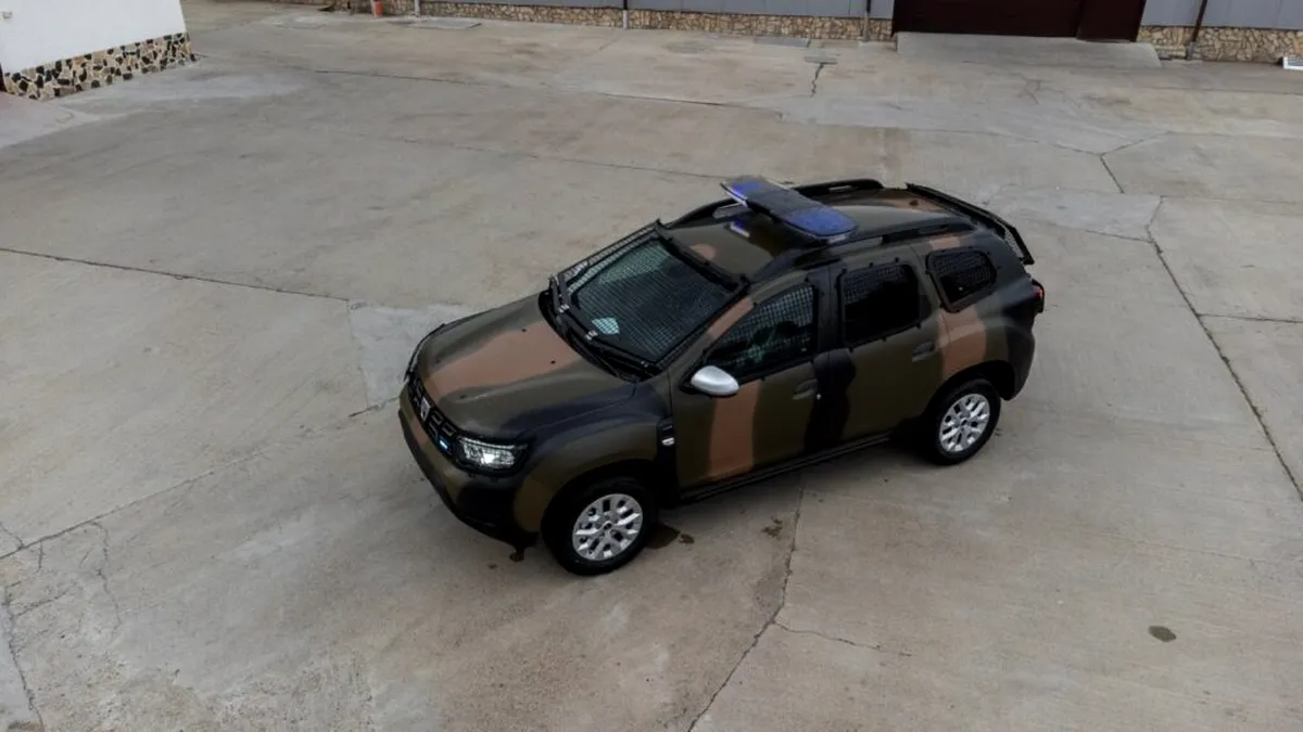 Dacia Duster Army este pregătită să înfrunte cele mai grele misiuni. Cum arată SUV-ul modificat pentru Armata Română - VIDEO
