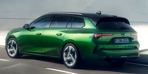 Când vine Opel Astra facelift în România? Noi detalii despre rivalul lui Volkswagen Golf