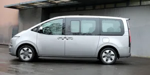 Test drive Hyundai Staria: monovolumul ce sfidează moda SUV-urilor