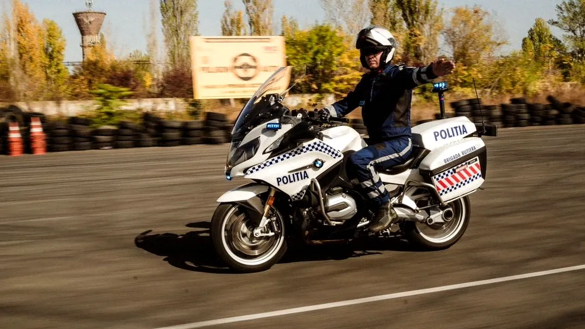 Este legal să depășești viteza limită când polițistul îți semnalizează să accelerezi? Ce prevede legea rutieră