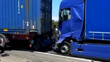 Accident grav pe A1, între 4 autoturisme și 3 TIR-uri . A fost activat Planul Roșu