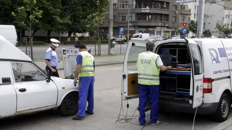 Polițiștii verifică starea tehnică a mașinilor. Peste 500 de taloane suspendate