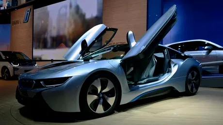 VIDEO: BMW i8, primele imagini şi informaţii oficiale!