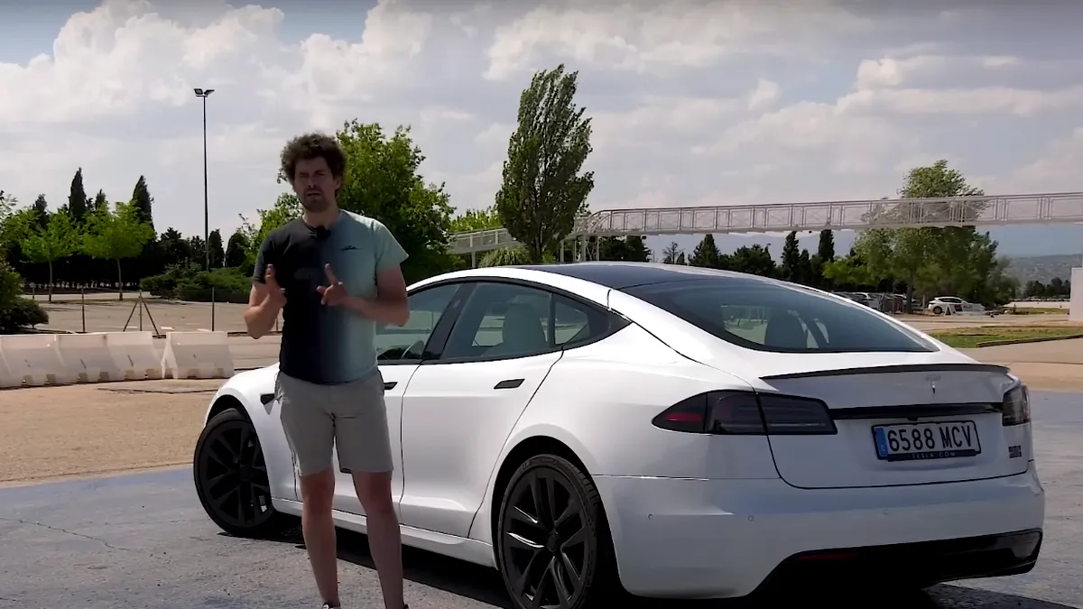 Tesla Model S Plaid a trecut cu brio de testul elanului. Sedanul electric american depășește Porsche Taycan - VIDEO