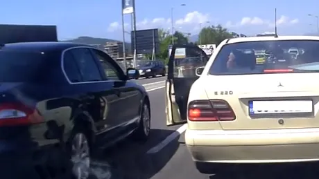 Şicane ”de vară” între doi şoferi supraîncălziţi | VIDEO