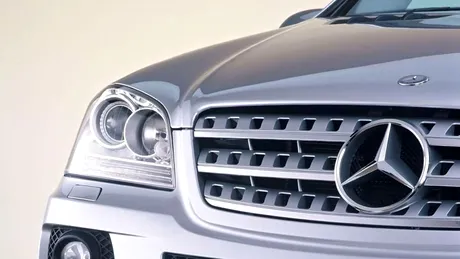 Mercedes-Benz recheamă în service aproape un milion de maşini