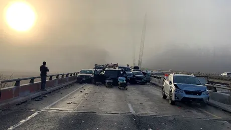 Accident uriaș pe o autostradă din SUA. Peste 60 de mașini au fost avariate - GALERIE FOTO