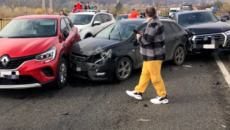Accident în lanț 2025: De ce sunt obligați și șoferii nevinovați să plătească despăgubiri?