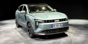Cum a reacționat presa internațională după prezentarea Dacia Striker: Să zicem că e „o mașină” / SUV, break sau berlină?
