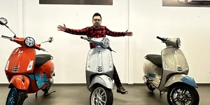 Cumpără o mașină rulată și ai șanse să câștigi un scuter Vespa Primavera 50. Campanie Țiriac Auto Rulate valabilă la nivel național