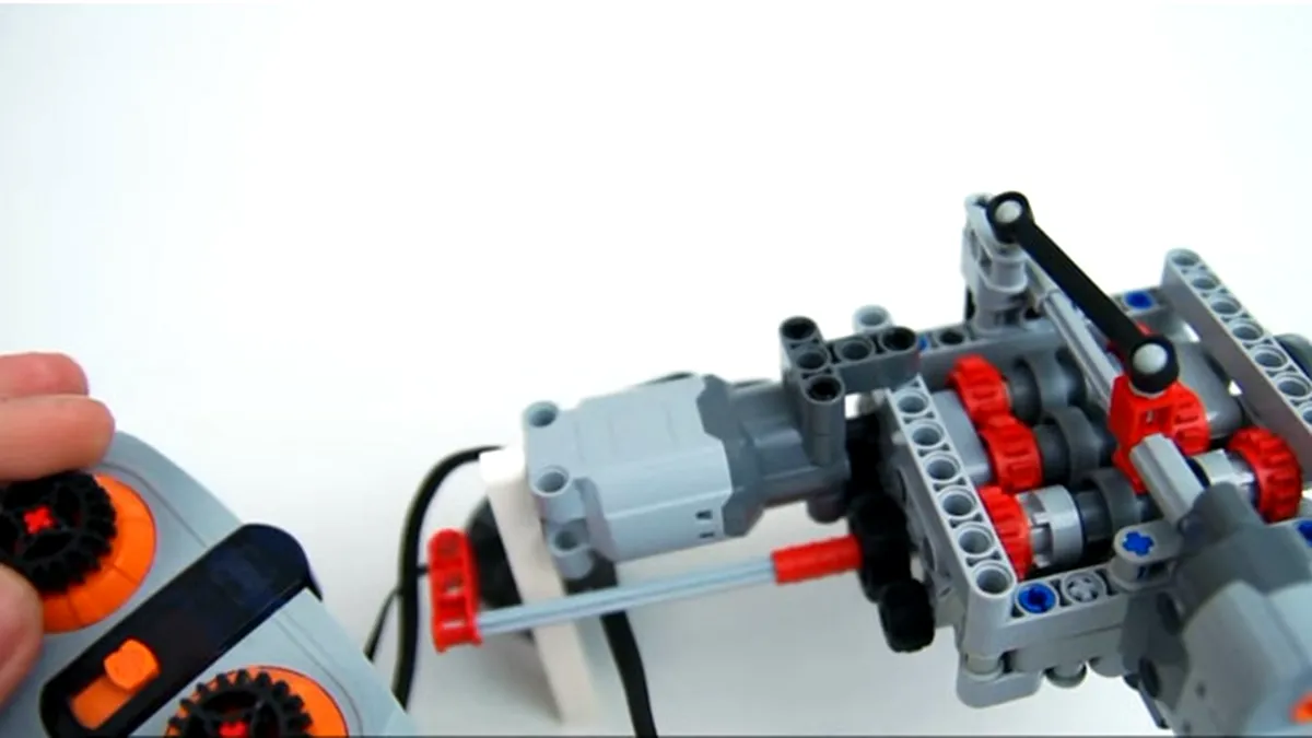 Cineva a făcut o cutie de viteze funcţională din Lego - VIDEO