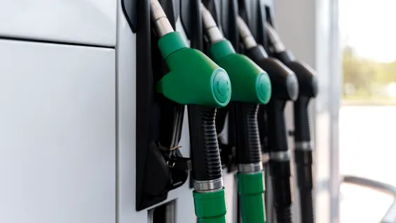 România a înregistrat cea mai mare scumpire la carburanți din Uniunea Europeană. Cu cât au crescut prețurile în iulie?