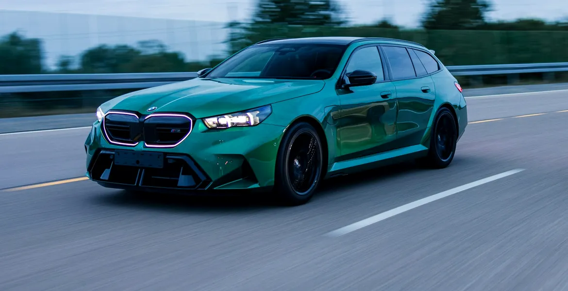 Noul BMW M5 Touring sărbătoreşte începerea producţiei la uzina din Dingolfing