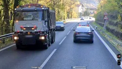 Șoferii de TIR nu țin cont de limita de tonaj de pe Valea Oltului. Polițiștii au dat aproape 80 de amenzi, în doar trei ore
