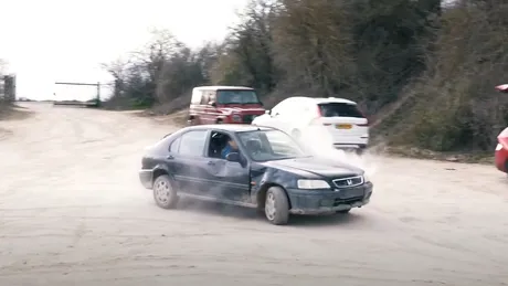 Ce se întâmplă dacă mergi cu mașina când nu mai are ulei de motor?