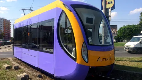 România produce tramvaie. Cât costă şi cât consumă tramvaiul Autentic - VIDEO