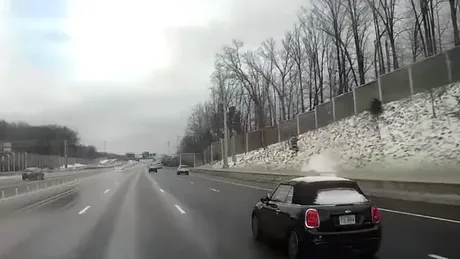 Ce amenzi poți lua dacă circuli cu zăpadă pe acoperișul mașinii? VIDEO
