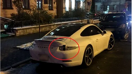 De ce umblă un șofer cu un telefon mobil lipit cu scoci de stopul mașinii?