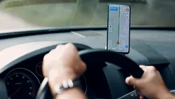 Cele patru tipuri de notificări ale echipajelor de Poliție din Waze, explicate. Aplicația devine un „asistent colectiv” de condus