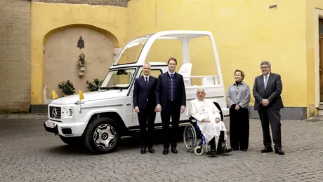 Noul papamobil este complet electric – Cadoul pentru Papa Francisc vine de la Mercedes