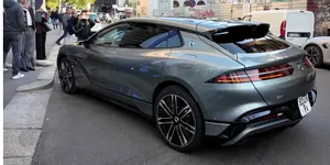 Tehnologia de parcare laterală a lui Denza Z9 GT e uimitoare. Producătorii de anvelope vor fi încântați de această caracteristică – VIDEO