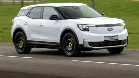 <span class='prepend'>Foto |</span> Ford lansează o nouă dubă electrică, bazată pe SUV-ul Explorer. Concurent pentru duba Volvo EX30 Cargo