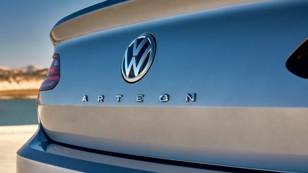 Cu cât se vinde un Volkswagen Arteon R-Line declarat daună totală. Mașină cu doar 25.000 de km