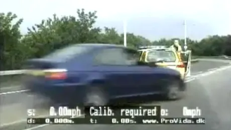 VIDEO: Accident cu un BMW şi… o maşină de poliţie!