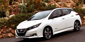 Bateria a căzut de la 48% la 1% în mers pe autostradă. Șocat, șoferul renunță la mașina electrică pentru un diesel SH