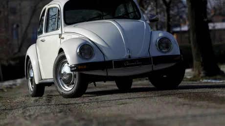 Un Volkswagen Beetle cu totul special a fost scos la licitație