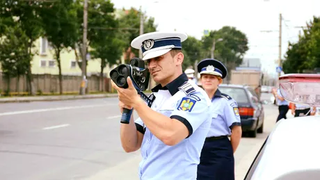 Elev la şcoala de şoferi, prins conducând cu o viteza fabuloasă