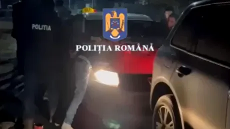 Doi bărbați bănuiţi de înşelăciune prin metoda ”accidentul” au fost reținuți de poliție - VIDEO