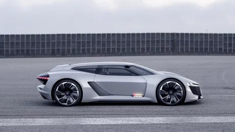 Audi RSQ e-tron este un conceptcar futurist creat pentru marile ecrane - GALERIE FOTO