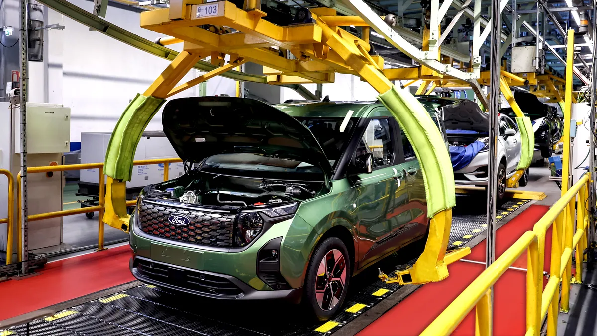 Ford începe să facă concedieri voluntare în Germania. Motivul ar fi reprezentat de cererea slabă