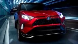 Nu știa că Toyota lui „vorbește” cu firma de asigurări. Acum plătește o poliță de asigurare mai mare