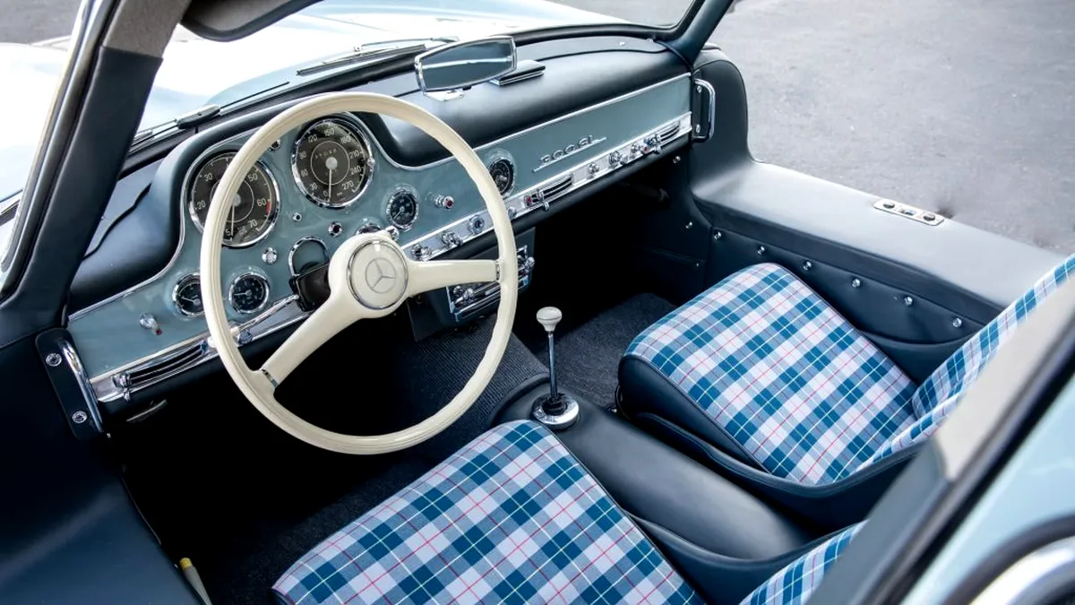 Mercedes-Benz 300 SL din 1957 vândut cu peste 1 mil. de dolari. Este unul dintre cele mai frumoase modele din istorie