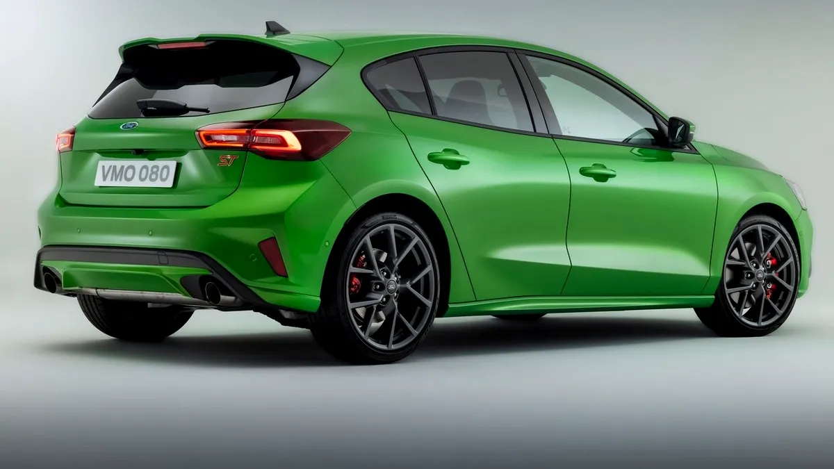 Ford Focus ST își îmbunătățește agilitatea. Cu pachetul Track Pack este pregătit pentru circuit