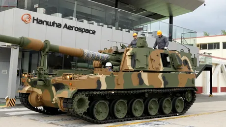 Militarii români au început pregătirea pentru folosirea obuzierelor autopropulsate K9. Primii absolvenți vor deveni instructori pentru alte echipaje