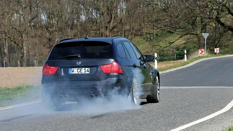 Acest BMW e unic dintr-un mare punct de vedere. Vizibil din spaţiu [VIDEO]