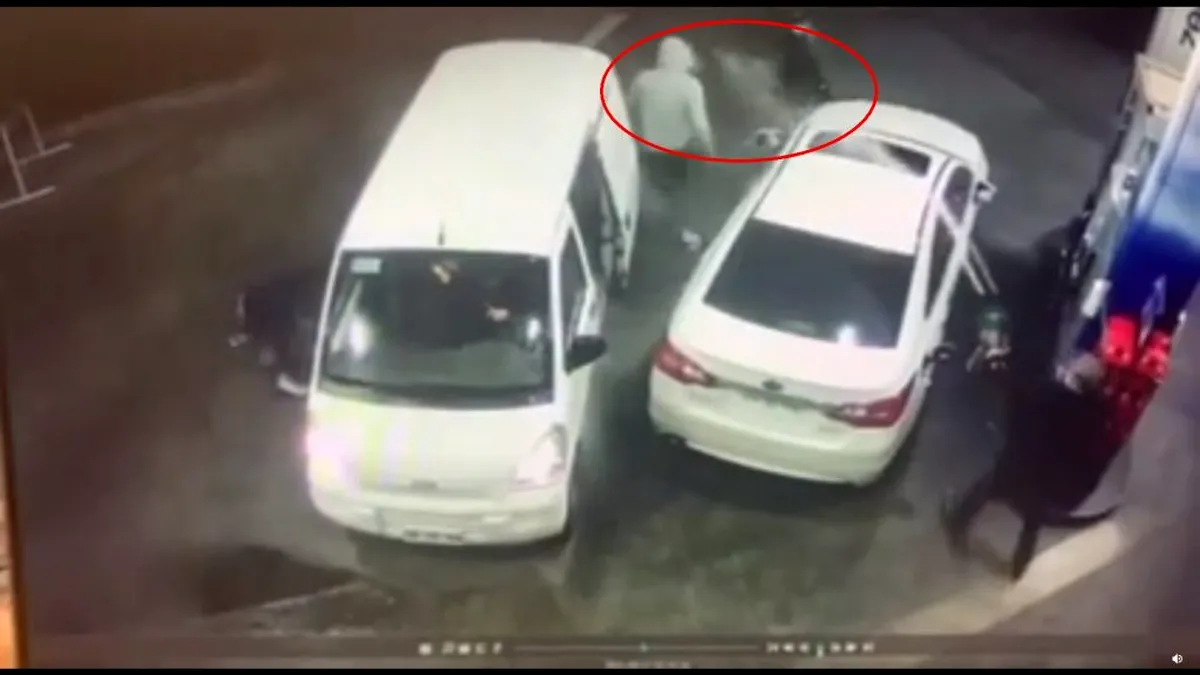 Momente grele pentru hoții care atacă un șofer într-o benzinărie. Cum s-a apărat bărbatul