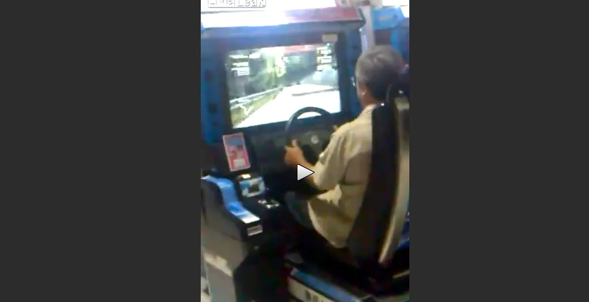 Conduci ca un moş? Dacă o faci ca acest bunic, e de bine. VIDEO