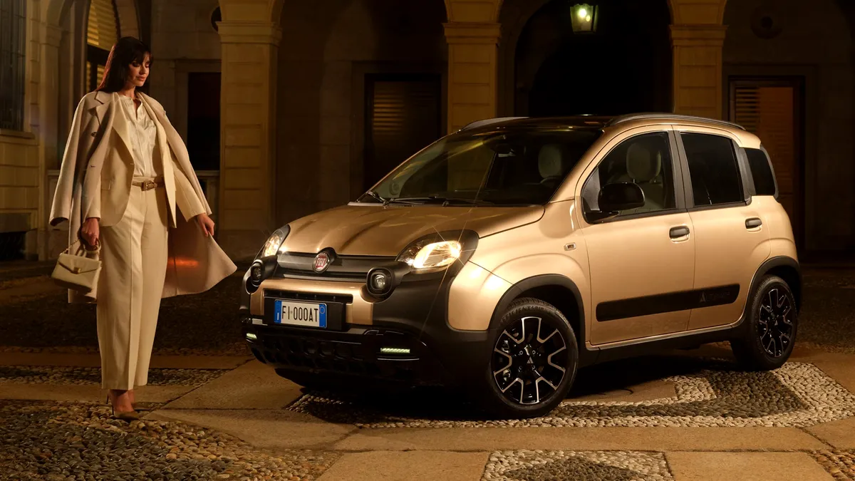 Fiat prezintă Pandina Tributo Autobianchi, un omagiu adus fostei mărci italiene. Producția Autobianchi s-a oprit acum trei decenii