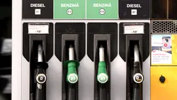 Guvernul scade acciza la motorină cu 30 de bani pe litru. Combustibilul, a doua zi sub 10 lei/litru