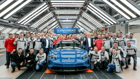 Porsche sărbătorește producția a 100.000 de exemplare Taycan