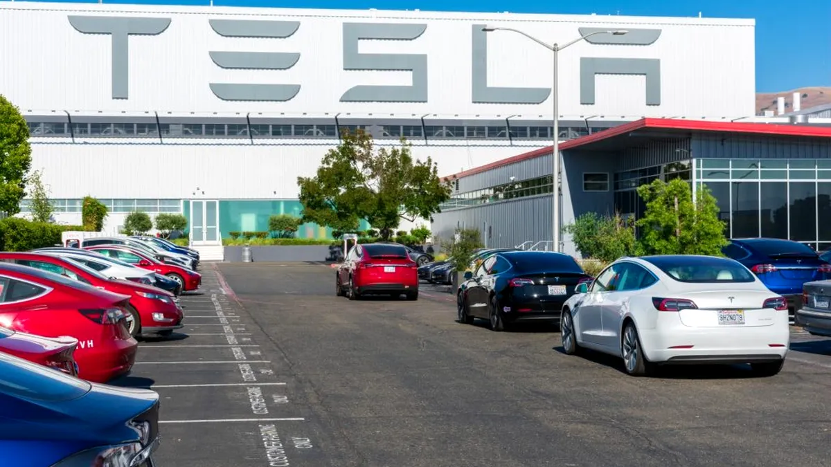 Elefantul din cameră: Tesla nu a făcut profit din vânzarea de mașini electrice