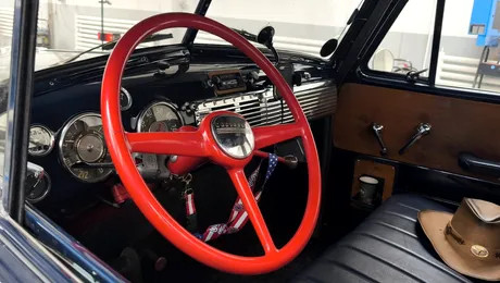 RAR publică imagini cu o mașină clasică ce a fost „calul de muncă” al fermierilor. Astăzi, autoutilitara este vedeta garajului