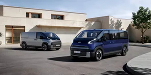 <span class='prepend'>Foto |</span> Kia lansează PV7, al doilea model din gama sa de autoutilitare electrice. Rivalul pentru Renault Trafic E-Tech. disponibil în două versiuni: Passenger și Cargo