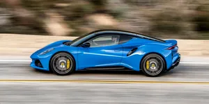 Lotus Emira și Eletre ar putea ajunge oficial în România. Cine va importa marca